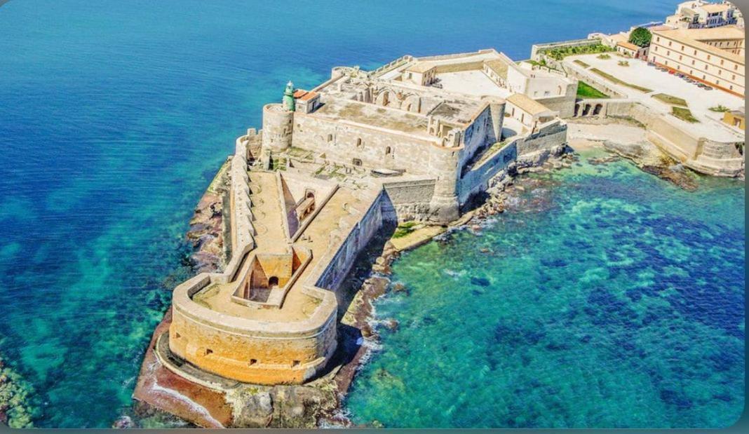 La Casa Di Tina Villa Canicattini Bagni Luaran gambar